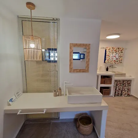 Anamnisi Lägenhet Adamantas (Milos)