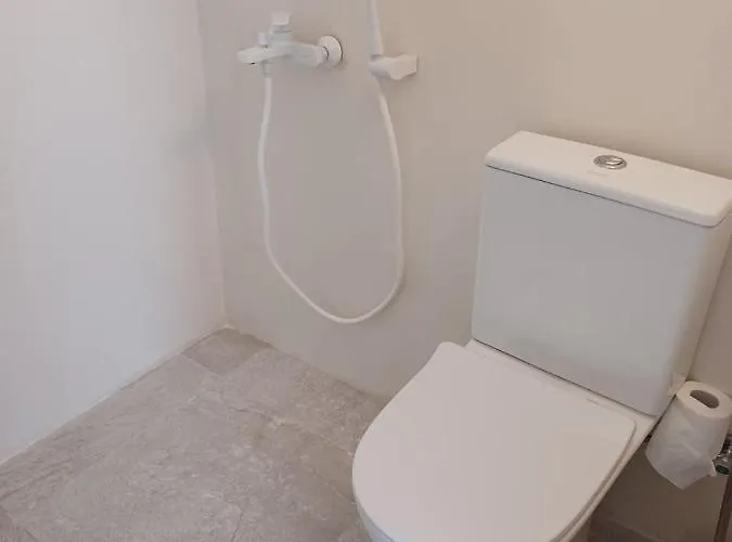 아파트 Anamnisi 아다마스